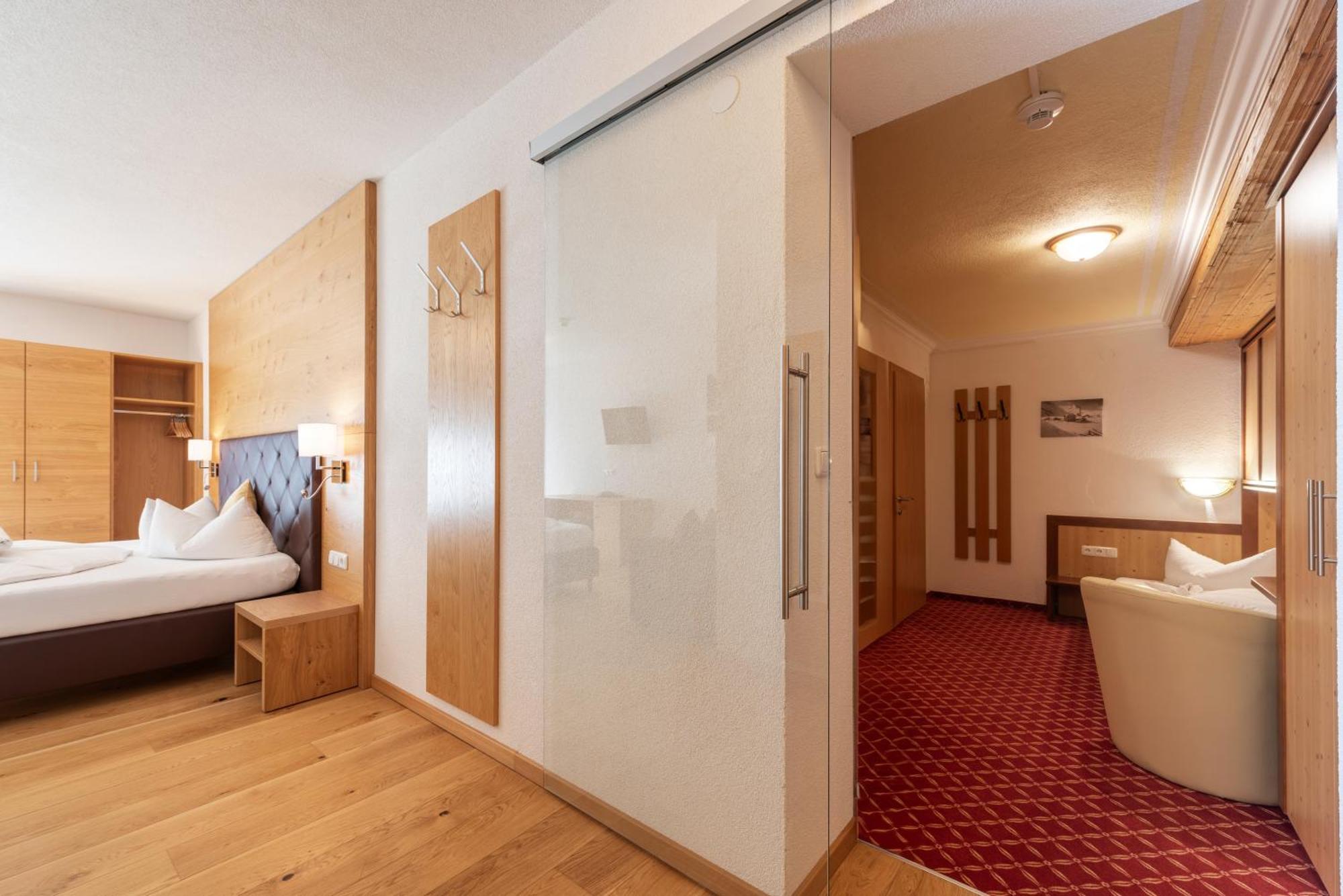 Hotel Enzian Paznaun See Exteriör bild